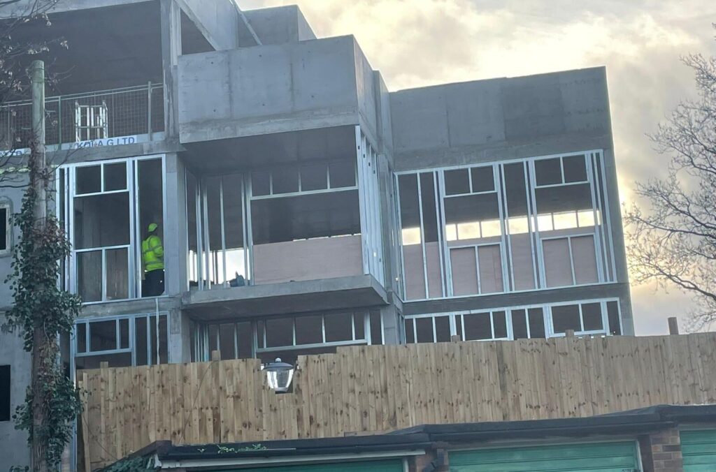 d3b41e1d-ca18-40f6-a108-cc8fc04d6eba (1) Project in Maybank Road E18 SFS Draming