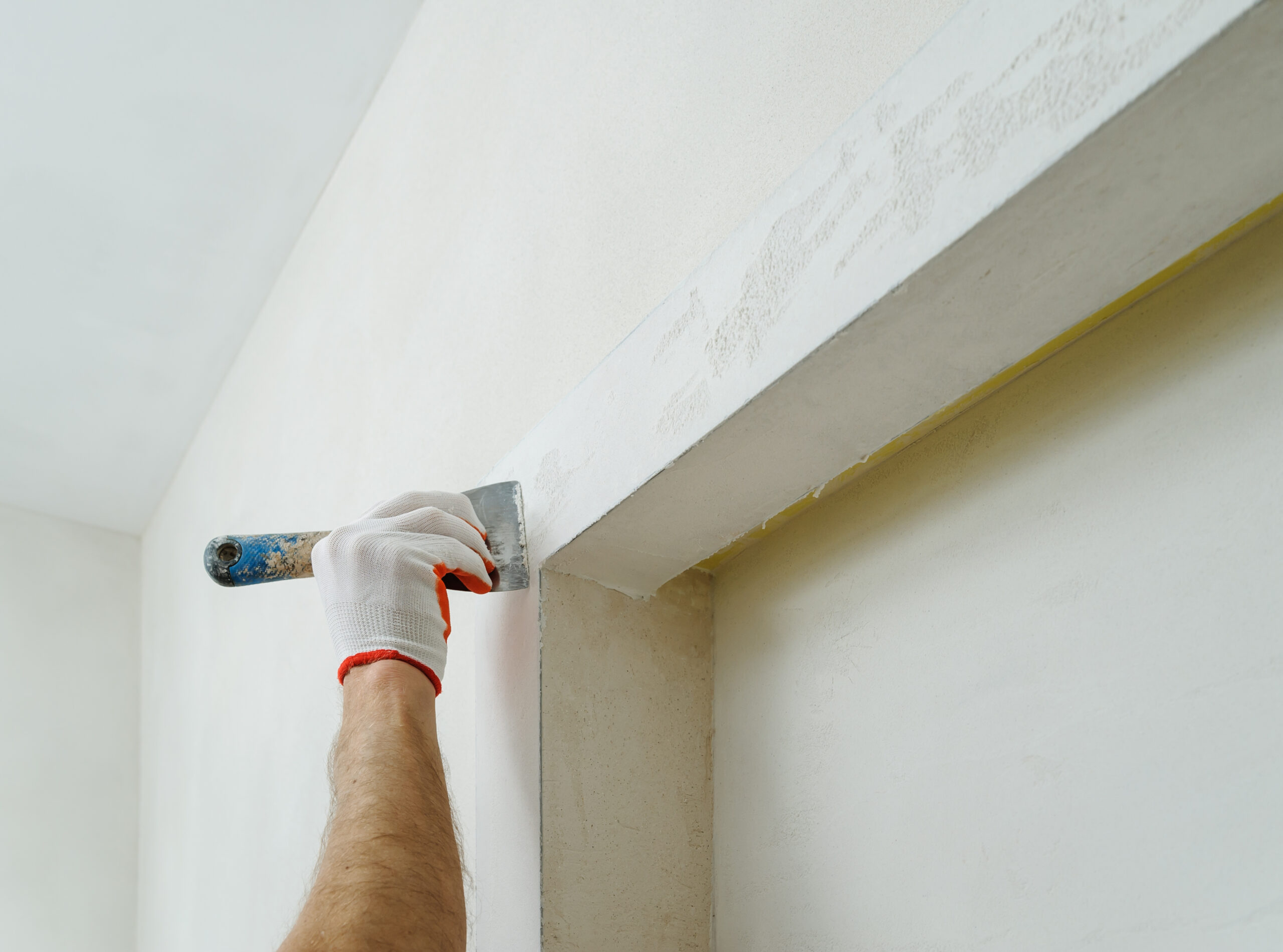 Decorative plaster coating. Project in Fallsbrook Road Sw16